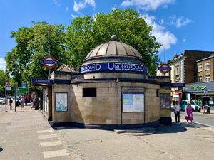 Clapham Common Station- click for photo gallery